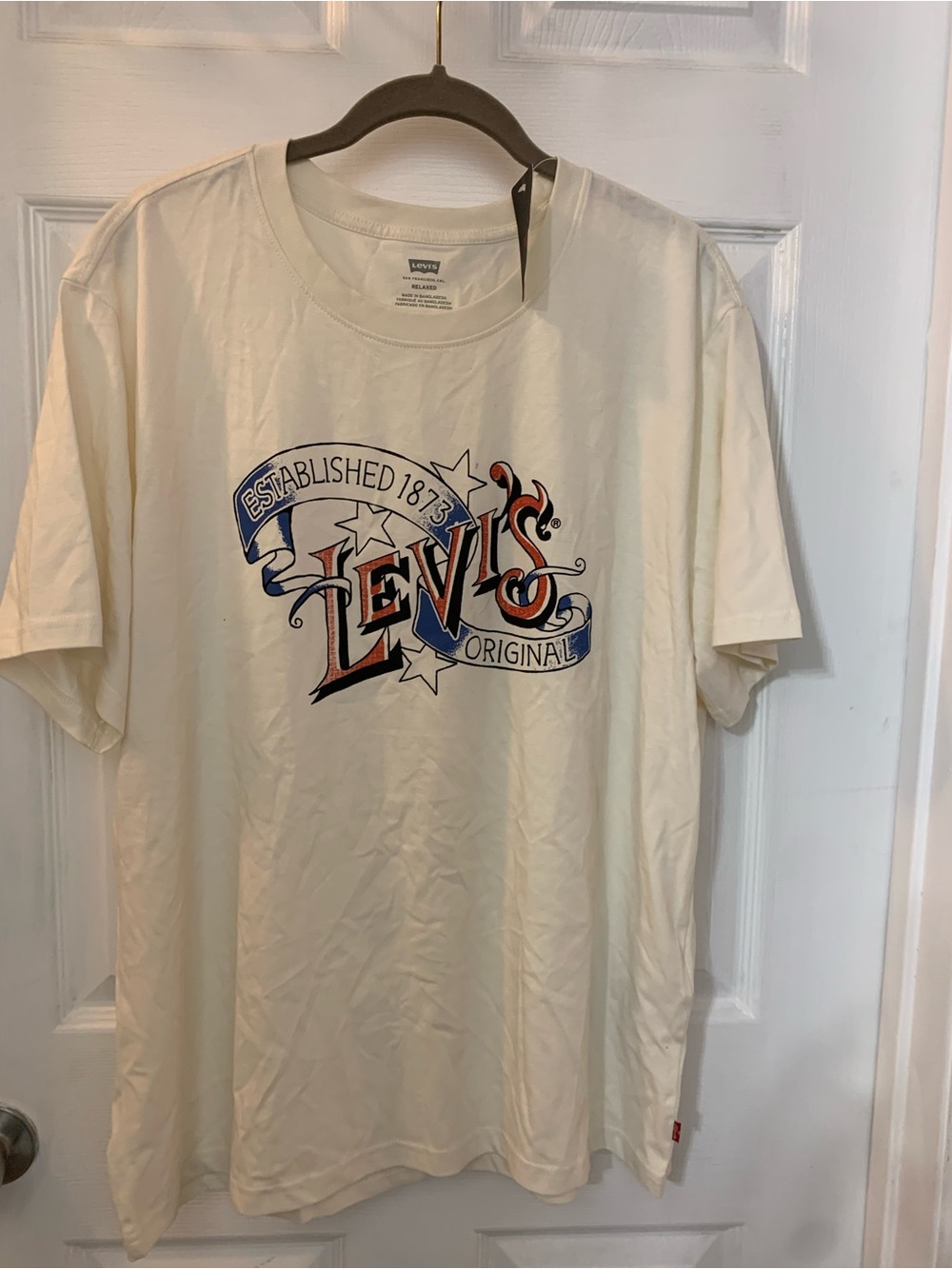 Levi’s men’s NWT’s size large relaxed fit graphic tee
